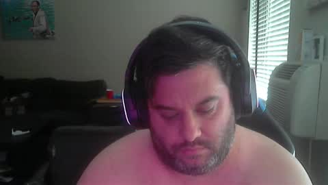 Snapshot of daddybody4u chatting on December 16, 2025, 7:19 pm daddybody4u online show from December 16, 2025, 7:19 pm