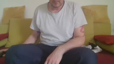daddycomehome1 online show from April 1, 2026, 9:32 am