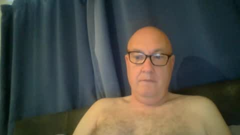daddyhere4uall6 online show from October 12, 2025, 7:29 am