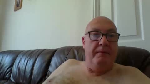 daddyhere4uall6 online show from October 18, 2025, 8:26 am