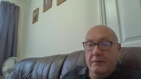 daddyhere4uall6 online show from October 19, 2025, 8:26 am