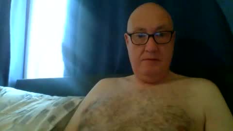 daddyhere4uall6 online show from October 20, 2025, 7:20 am