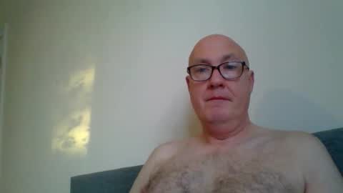 daddyhere4uall6 online show from October 25, 2025, 7:05 am