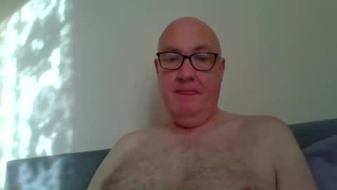 daddyhere4uall6 online show from October 27, 2025, 8:07 am