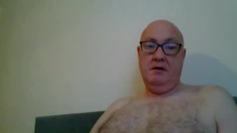 daddyhere4uall6 online show from November 3, 2025, 8:04 am