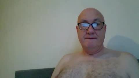 daddyhere4uall6 online show from November 5, 2025, 8:03 am