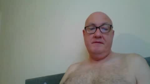 daddyhere4uall6 online show from November 6, 2025, 8:04 am