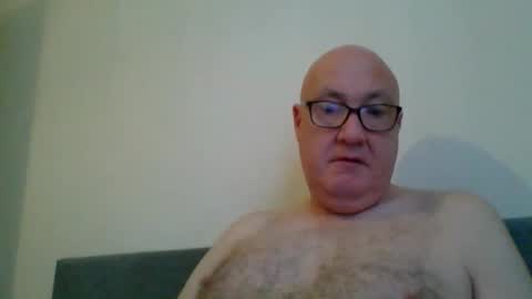 daddyhere4uall6 online show from November 10, 2025, 8:02 am