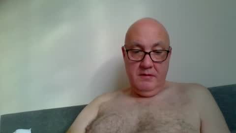 daddyhere4uall6 online show from November 13, 2025, 8:13 am