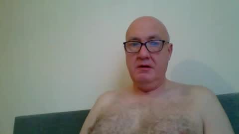 daddyhere4uall6 online show from November 19, 2025, 8:03 am