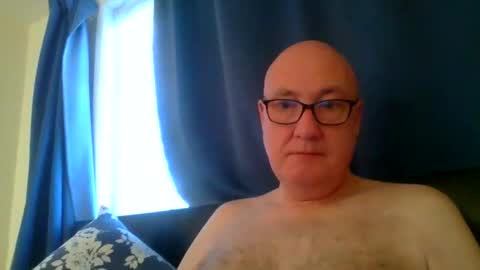 daddyhere4uall6 online show from November 26, 2025, 8:04 am