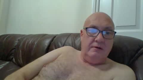 daddyhere4uall6 online show from November 30, 2025, 10:58 pm