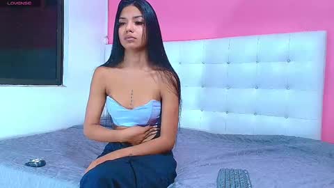 Snapshot of daddyissuesss_ chatting on February 24, 2025, 7:52 pm JAZMIN online show from February 24, 2025, 7:52 pm