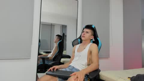 Snapshot of daddyrich4u chatting on May 5, 2026, 12:51 am daddyrich4u online show from May 5, 2026, 12:51 am