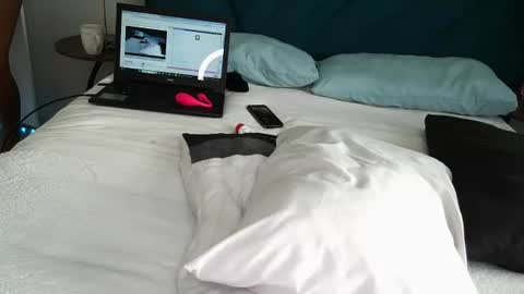 Snapshot of daddyslittleebony chatting on July 25, 2026, 9:51 am daddyslittleebony online show from July 25, 2026, 9:51 am
