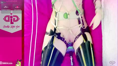 Im Andrea Nice to see you here  I love patterns soo much online show from December 2, 2025, 1:17 pm