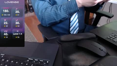Snapshot of dadssecret69 chatting on March 30, 2026, 5:58 pm DadsSecret online show from March 30, 2026, 5:58 pm