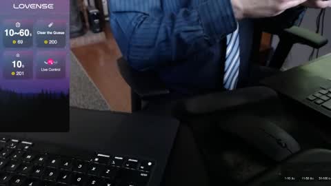 Snapshot of dadssecret69 chatting on April 27, 2026, 1:09 pm DadsSecret online show from April 27, 2026, 1:09 pm