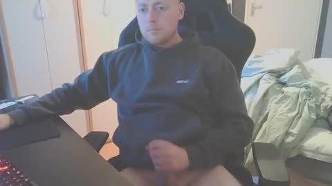 Dae5 online show from December 14, 2025, 3:06 pm