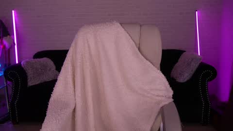 Snapshot of daenerys_daen chatting on January 6, 2025, 8:14 am daenerys_daen online show from January 6, 2025, 8:14 am