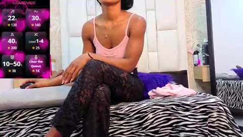 daffnelewis online show from March 3, 2026, 11:16 am