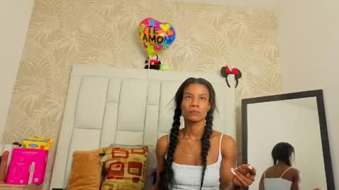 daffnelewis online show from April 22, 2026, 11:56 am