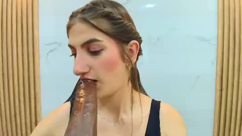 Snapshot of dafne_castro6478 chatting on July 28, 2026, 7:39 pm Dafne Castro online show from July 28, 2026, 7:39 pm