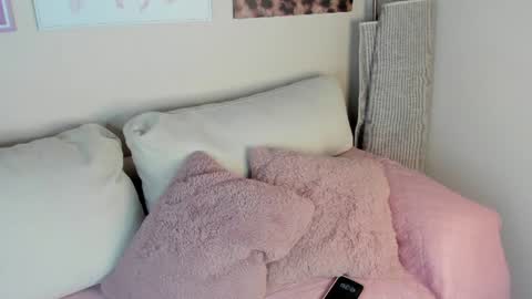 dafne_hillss online show from July 16, 2026, 11:38 am