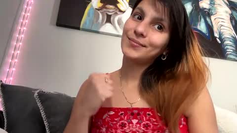 Snapshot of dafnecloutier chatting on February 18, 2025, 9:20 pm Dafne 27 Cory-24 online show from February 18, 2025, 9:20 pm