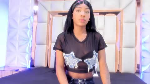Dafnee online show from May 3, 2026, 12:33 pm