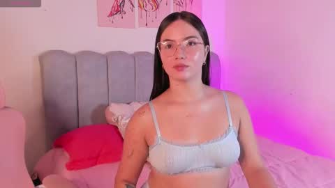 Snapshot of dafnevega chatting on November 26, 2025, 1:45 pm Dafne online show from November 26, 2025, 1:45 pm