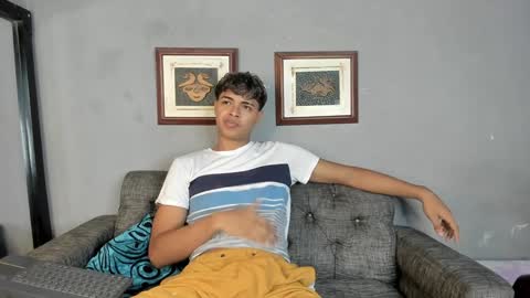 Snapshot of dafnezahiraa_ chatting on December 27, 2024, 2:25 am dafnezahiraa online show from December 27, 2024, 2:25 am