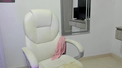 Dahian  online show from October 21, 2025, 1:01 pm