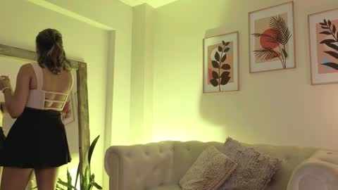 Dahiann Walcott online show from March 2, 2026, 5:53 pm