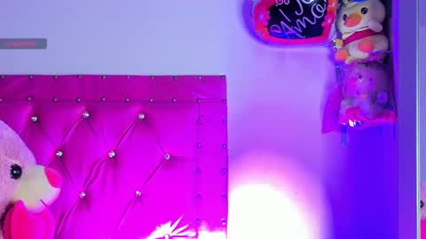 Snapshot of dahiangomezz chatting on February 27, 2025, 8:17 am online show from February 27, 2025, 8:17 am