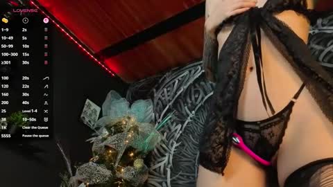 Snapshot of dahlia_darkwood chatting on December 16, 2025, 3:22 am Dahlia online show from December 16, 2025, 3:22 am