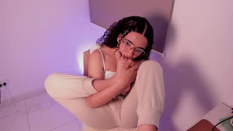 Dahli online show from March 12, 2025, 3:57 am