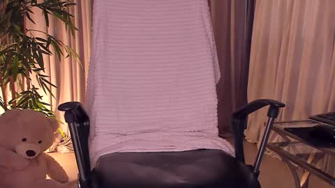 Snapshot of dahraveyne chatting on September 30, 2025, 7:02 am Deea online show from September 30, 2025, 7:02 am