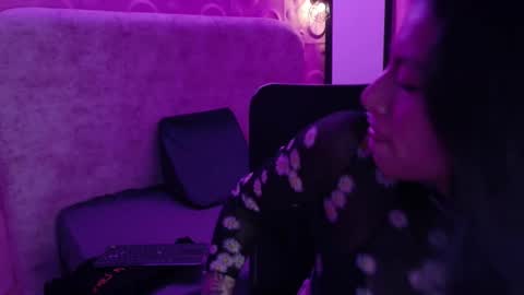 Snapshot of daila51 chatting on November 25, 2025, 11:21 am Daila online show from November 25, 2025, 11:21 am