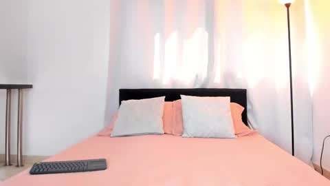 Daila Smith  online show from February 17, 2025, 3:09 pm