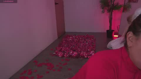 Snapshot of dailyn__1 chatting on February 19, 2026, 8:05 pm Dailyn online show from February 19, 2026, 8:05 pm