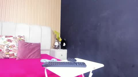 Snapshot of dairamoon chatting on November 9, 2025, 2:37 pm DairaMoon online show from November 9, 2025, 2:37 pm