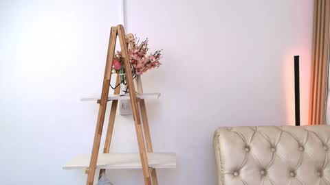 Lauren            online show from February 28, 2025, 9:23 pm