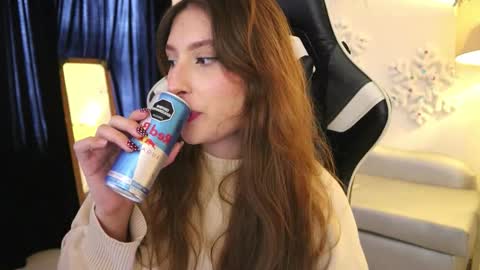 Lauren            online show from December 3, 2025, 2:15 pm