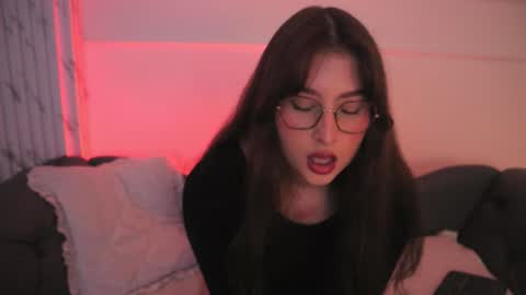 Lauren            online show from January 12, 2026, 3:34 am