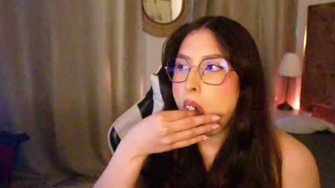 Lauren            online show from April 25, 2026, 1:03 pm