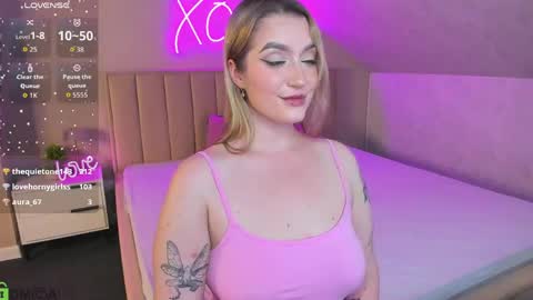 Snapshot of daisy_beckerr chatting on June 3, 2026, 2:33 pm Viickie online show from June 3, 2026, 2:33 pm