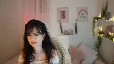 Snapshot of daisy_lowe_ chatting on July 18, 2026, 6:12 pm Daisy online show from July 18, 2026, 6:12 pm