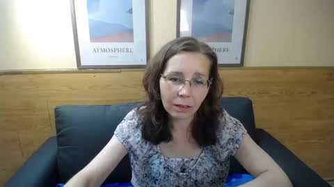 Snapshot of daisyedit chatting on July 14, 2026, 11:27 am DaisyEdit online show from July 14, 2026, 11:27 am