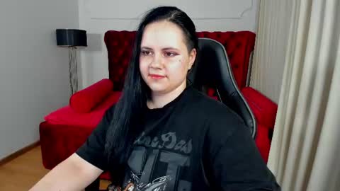 DaisyHarts online show from July 26, 2026, 5:31 pm